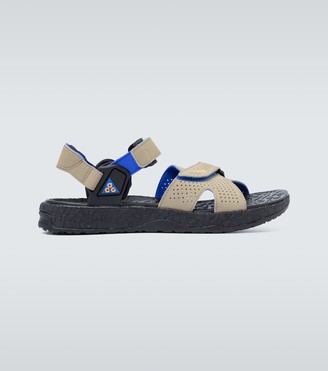 nike black sandals with strap