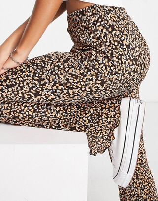 Topshop Petite floral print plisse flared trouser in brown - ShopStyle