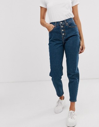 levi blue mom jeans