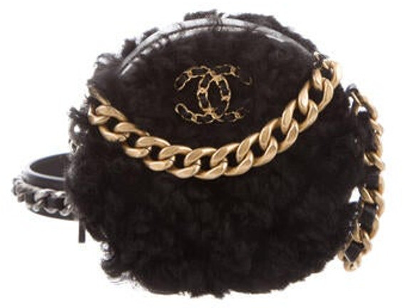 Chanel 2020 Shearling 19 Round Clutch w/Chain - ShopStyle Shoulder Bags