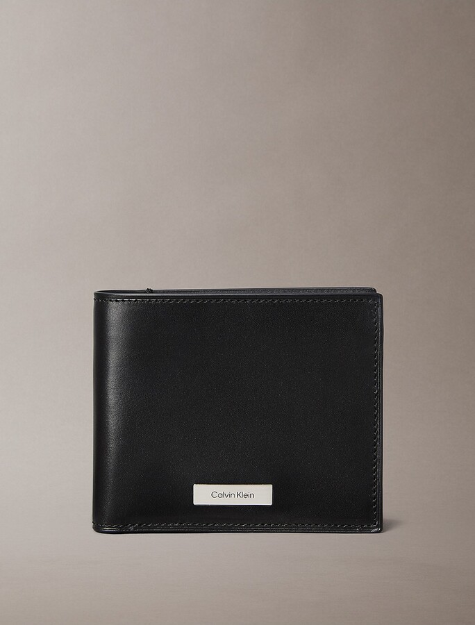 Calvin Klein Men's Plaque Logo Bifold Wallet