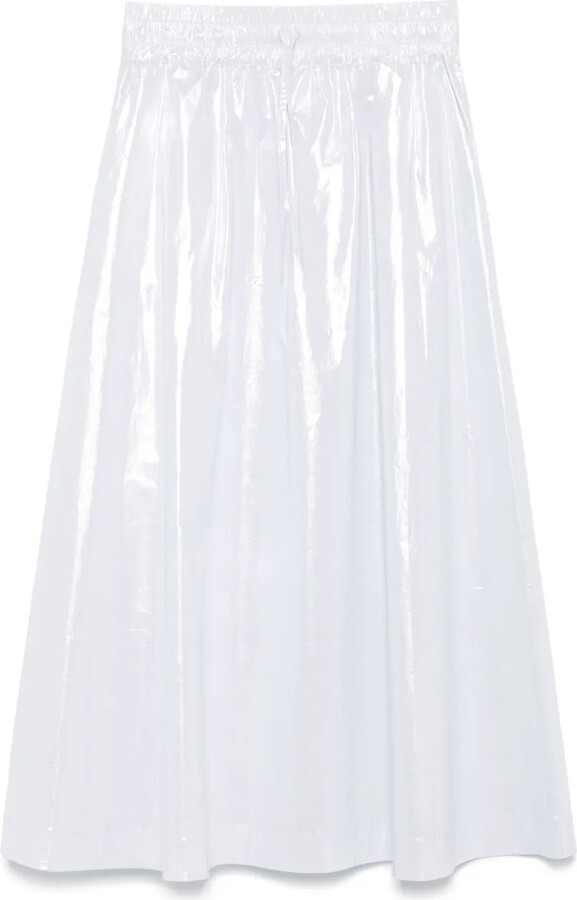 D-Exterior Smooth Silhouette Skirt with Subtle Texture