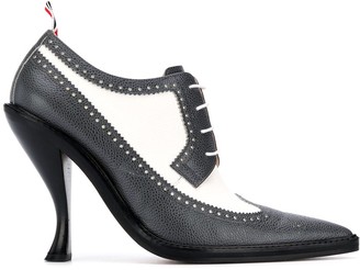 ladies spectator pumps