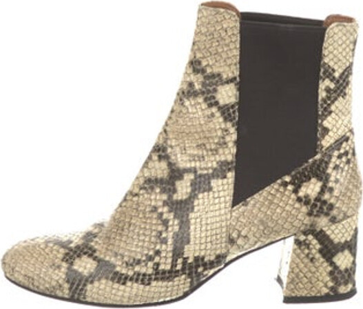 chelsea boots animal print