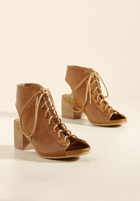 ModCloth Make Your Pleasance Known Block Heel in 9
