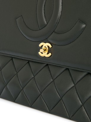 Chanel Pre Owned 1991-1994 CC Jumbo XL diamond-quilted shoulder bag