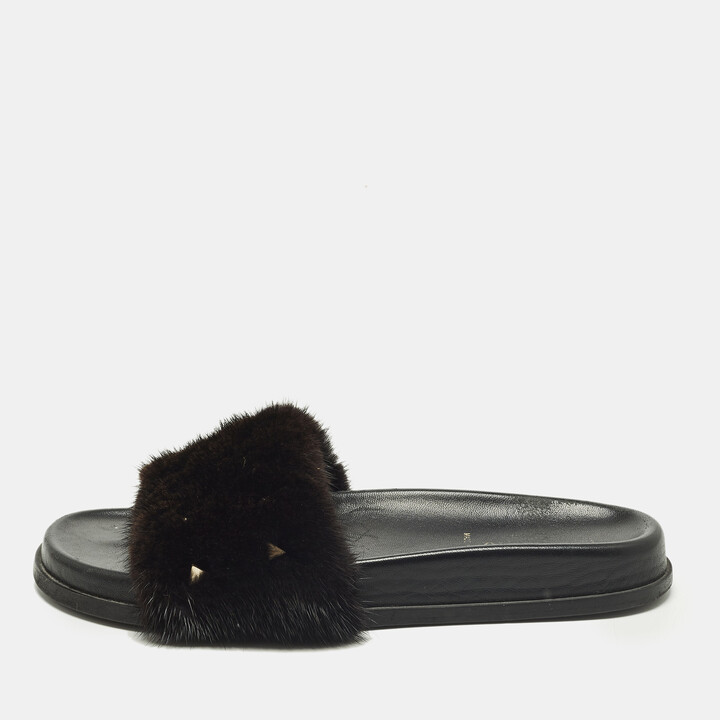 Valentino Rockstud Size 39 Black Mink Fur Flat Sandals