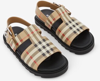 Burberry Childrens Vintage Check Leather Buckled Sandals Size: 3.5