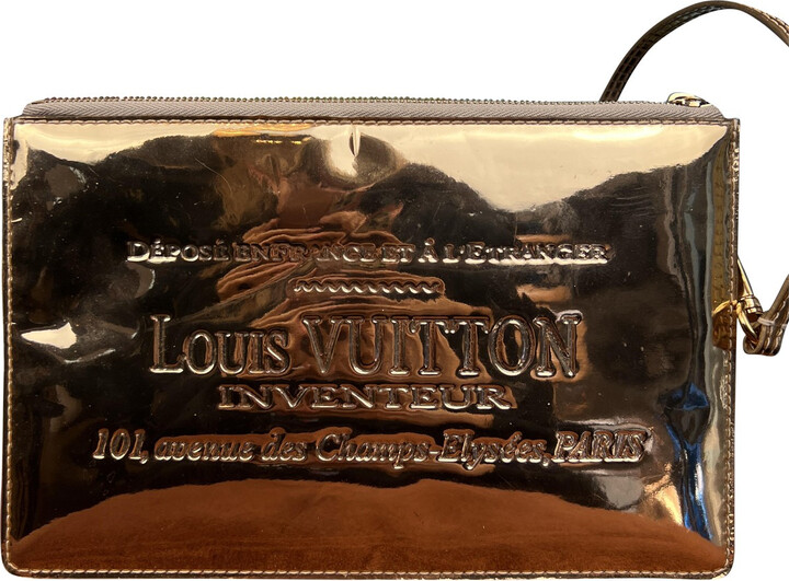 Pre-owned Louis Vuitton Sobe Beige Patent Leather Clutch Bag