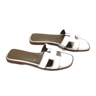 hermes flip flops womens