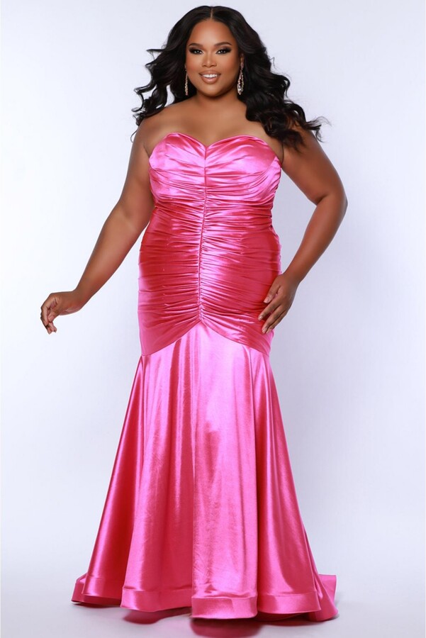 Sydney's Closet Women's Fitted Strapless Sweetheart Neckline Evening Gown