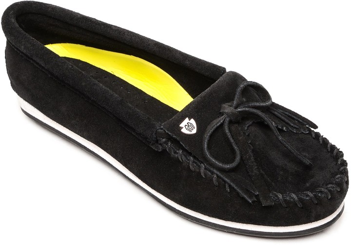 minnetonka boat shoes