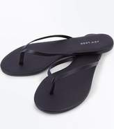 Thumbnail for your product : New Look Black Leather Flip Flops