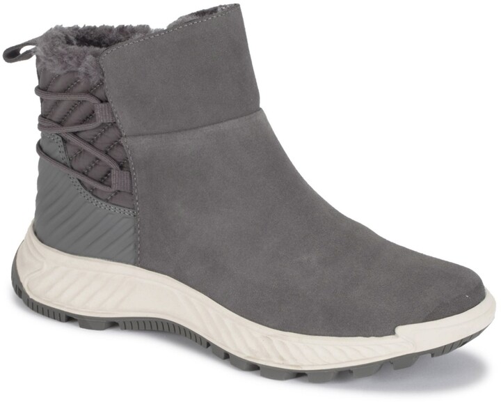 bare traps grey boots