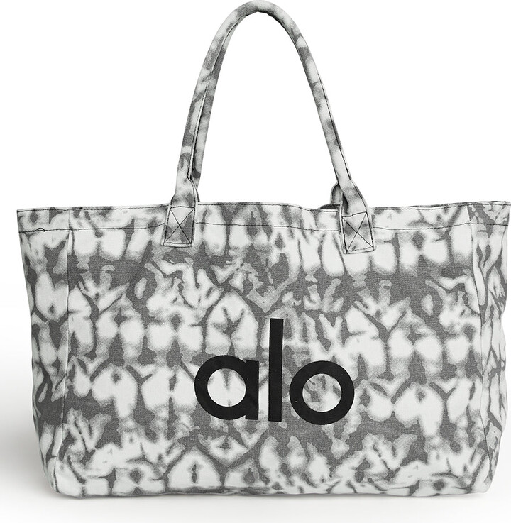 ALO | Welcome Gift - Tie Dye Shopper Tote Bag in Grey Tiedye