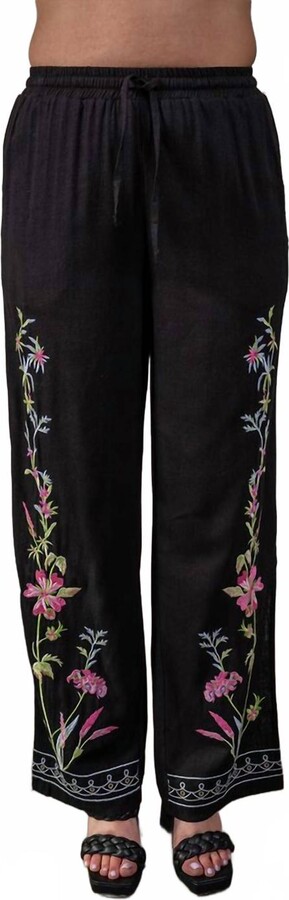 Paparazzi Women's Embroidered Split Leg Pant In Black