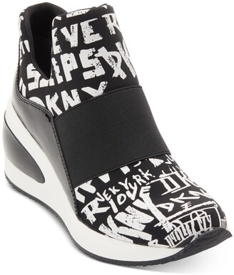 dkny borg sneakers
