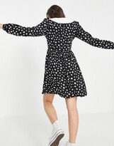Thumbnail for your product : New Look collar detail mini dress in black ditsy floral