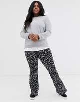 Thumbnail for your product : New Look Plus New Look Curve daisy printed sweat in mid grey