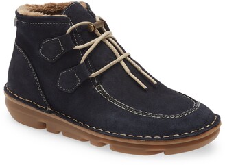 On foot chukka boots Clearance
