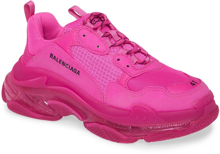 triple s retro sneaker