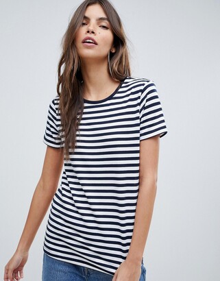 Asos Design DESIGN t-shirt with crew neck in stripe Asos Design DESIGN t-shirt with crew neck in stripe