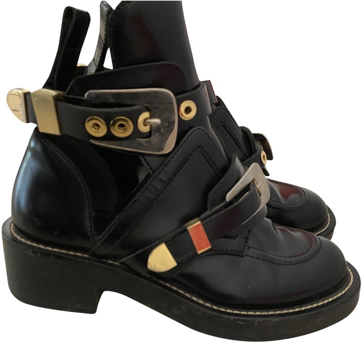 black ceinture leather ankle boots