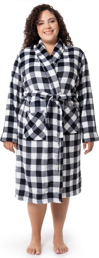 Fruit of the Loom Women’s Beyond Soft Fleece Robe, Sizes XS/S-4X