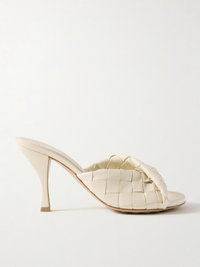 Bottega Veneta Blink Twisted Intrecciato Leather Mules - Cream