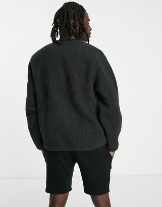 nike black essentials crew neck sweatshirt