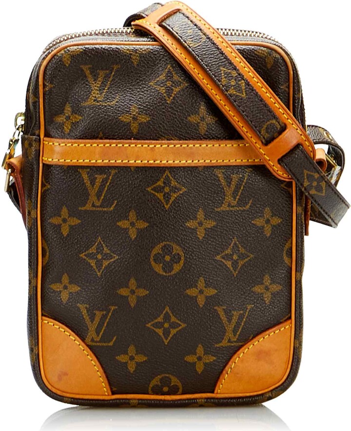 Louis Vuitton 2019 pre-owned Discovery BB messenger bag - ShopStyle