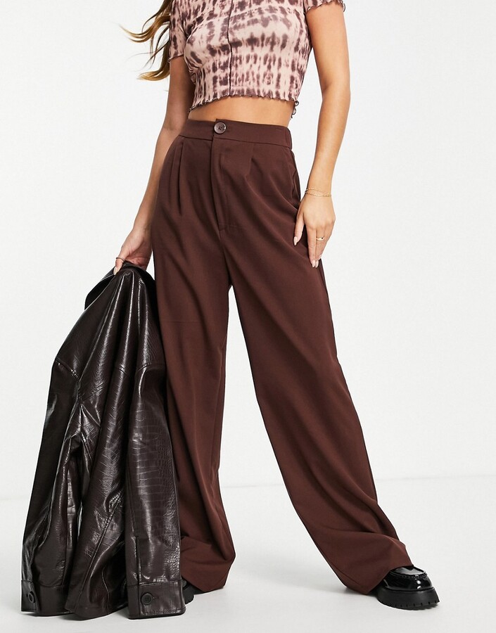 Stradivarius wide leg relaxed dad trousers in chocolate brown - ShopStyle