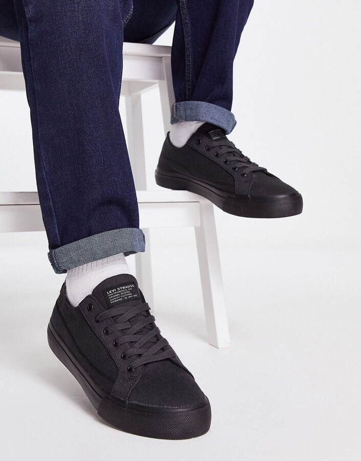 black levis trainers