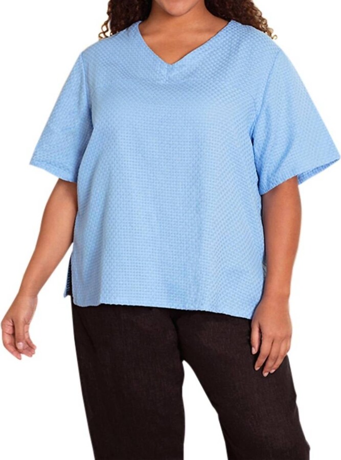On The Plus Side Ameli Cotton Short Sleeve V-Neck Top - Plus In Vista