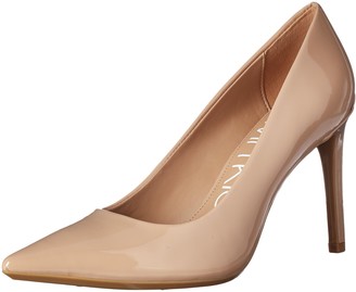 calvin klein kamara patent pump