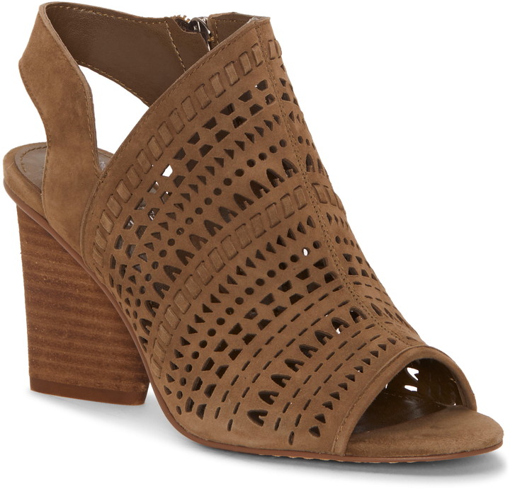vince camuto derechie