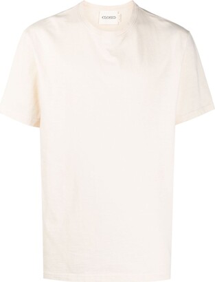 Closed round-neck organic cotton T-shirt