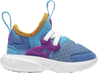 womens nike shoes with velcro strap