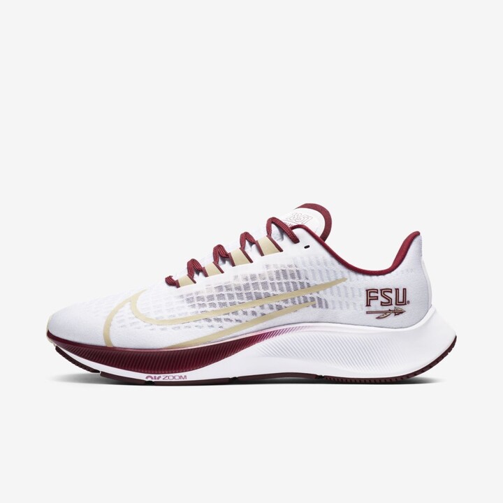 maroon nike tennis shoes