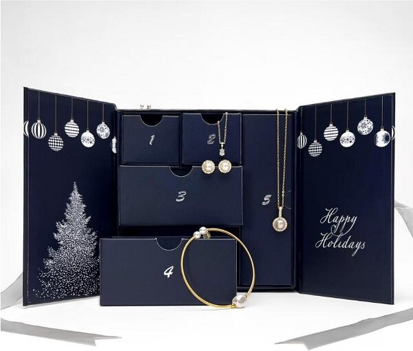 Everly Jewelry 5PieceSetAdventCalendarinGiftBox–FreshwaterPearlEarrings&PendantWhiteCubicZirconiaEarrings&Pendant7.5”ElasticPearlBracelet