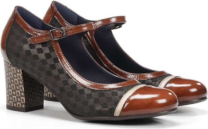 Fluchos Women's Rodin Shoe In Cafe/cuero