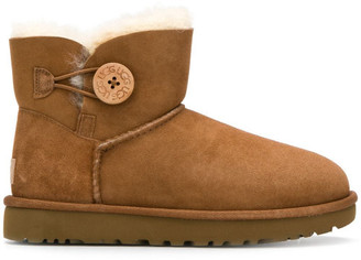 mini bailey button boot