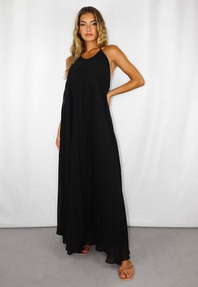 Missguided Halter Neck Pleated Maxi Dress