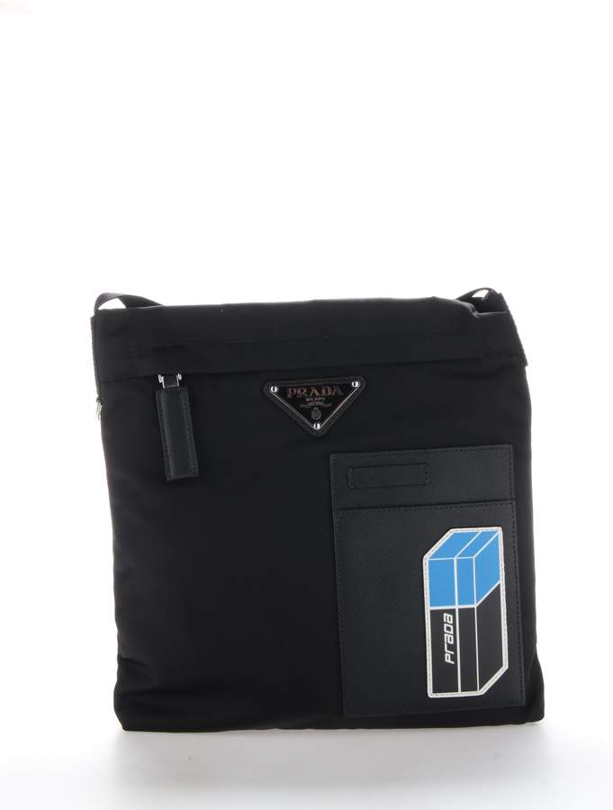 zipped messenger bag