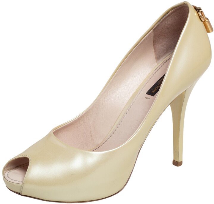 cream pump shoes