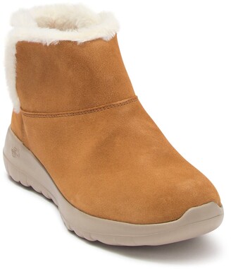 Skechers On The GO Faux Fur Lined Bundle Up Boot