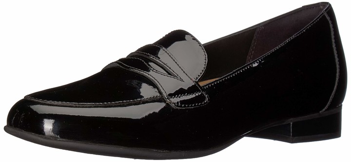 clarks black patent leather shoes