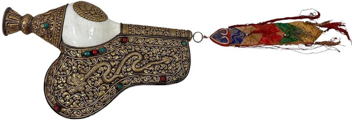 1stDibs Antique Tibetan Buddhist Conch Shell With Turquoise, Coral Inlay