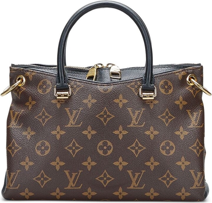 Louis Vuitton Purse With Box and Cover inset. >Available in Wheat