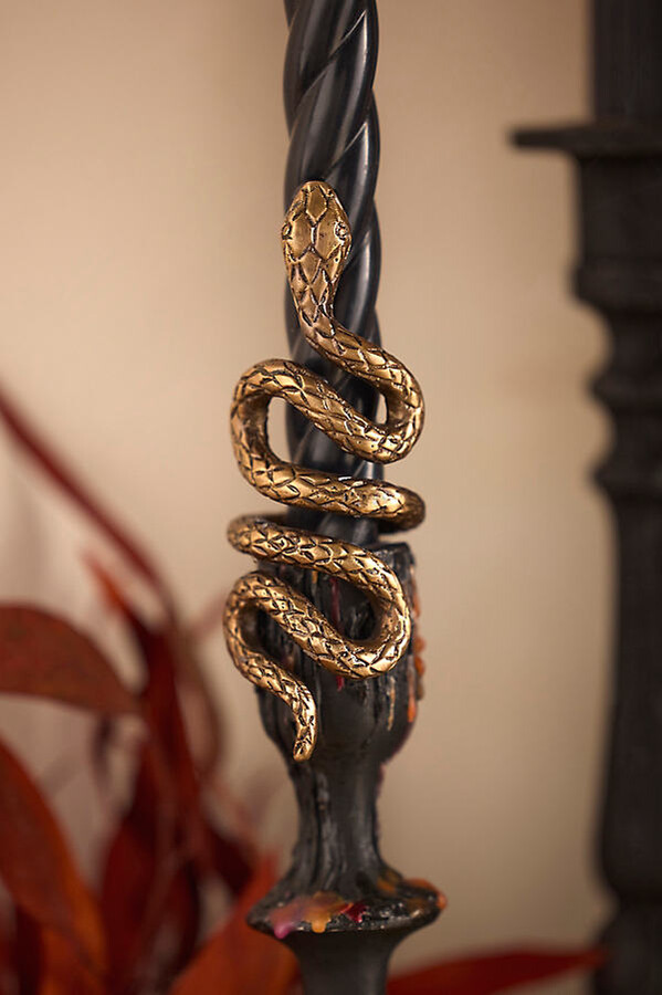 Snake Taper Candle Wreath